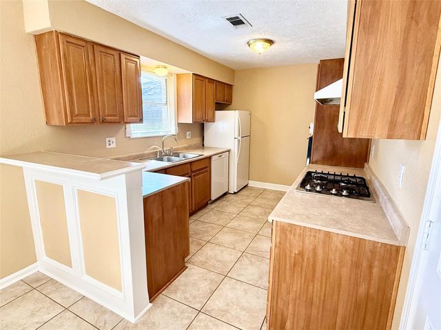 1809 Capri Lane, Seabrook, TX 77586