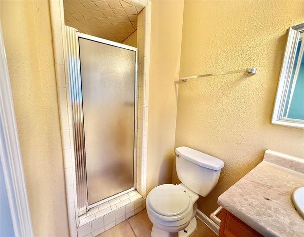 1809 Capri Lane, Seabrook, TX 77586