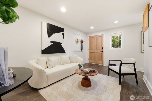 4364 151st Avenue SE, Bellevue, WA 98006