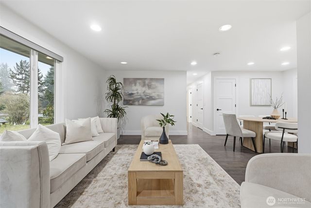 4364 151st Avenue SE, Bellevue, WA 98006