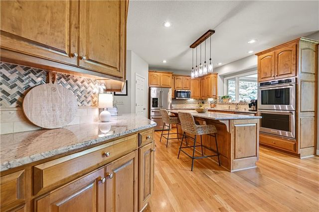 19212 W 64th Terrace, Shawnee, KS 66218