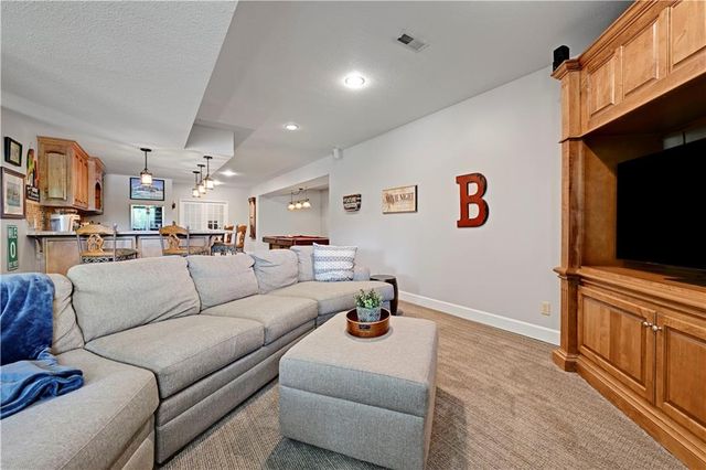 19212 W 64th Terrace, Shawnee, KS 66218