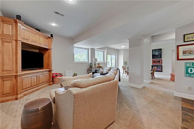 19212 W 64th Terrace, Shawnee, KS 66218