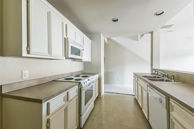 7019 Woodridge Square Drive, Houston, TX 77087