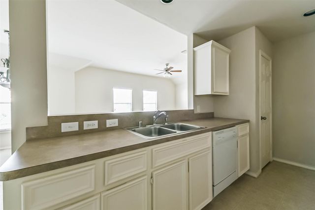 7019 Woodridge Square Drive, Houston, TX 77087