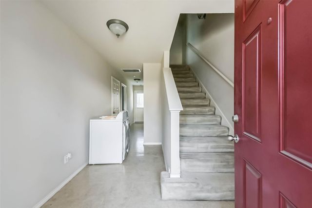 7019 Woodridge Square Drive, Houston, TX 77087
