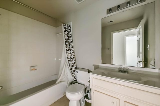 7019 Woodridge Square Drive, Houston, TX 77087