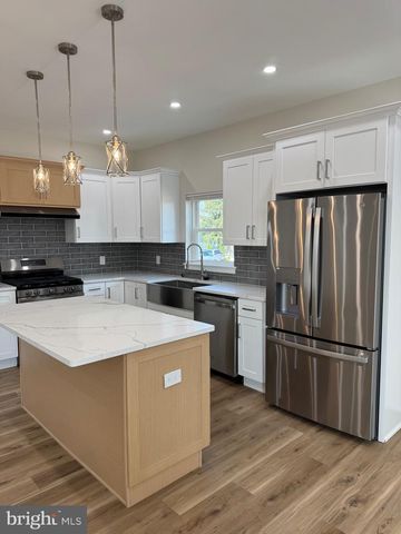 229 RIDGE AVE, Blackwood, NJ 08012