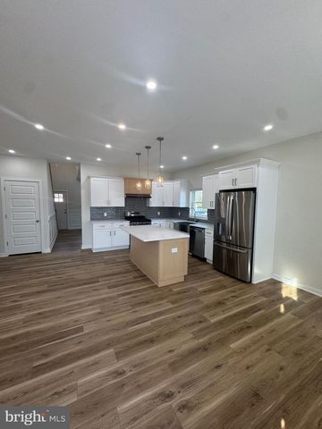 229 RIDGE AVE, Blackwood, NJ 08012