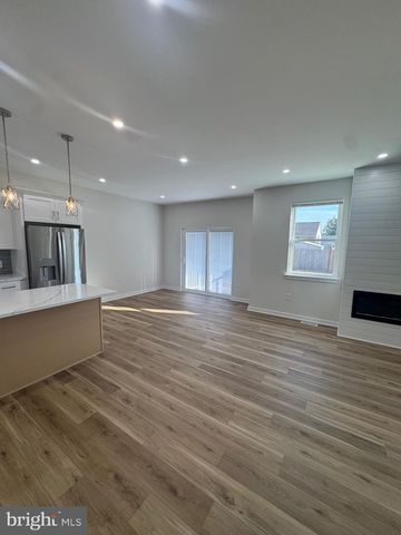 229 RIDGE AVE, Blackwood, NJ 08012