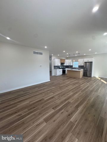 229 RIDGE AVE, Blackwood, NJ 08012