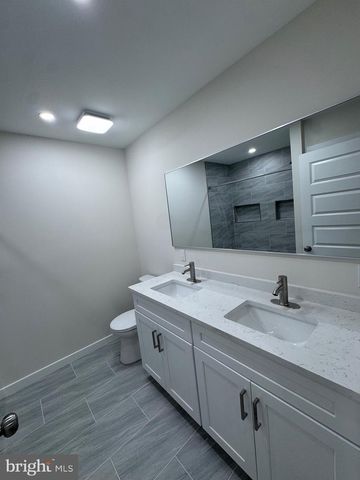 229 RIDGE AVE, Blackwood, NJ 08012