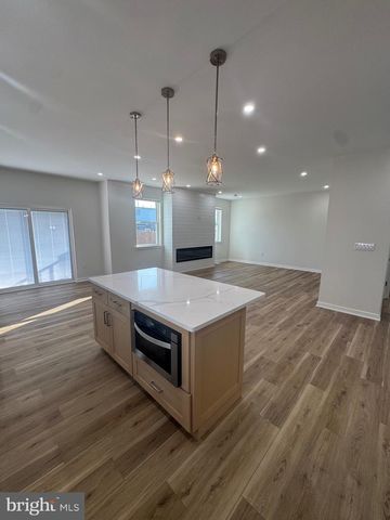 229 RIDGE AVE, Blackwood, NJ 08012