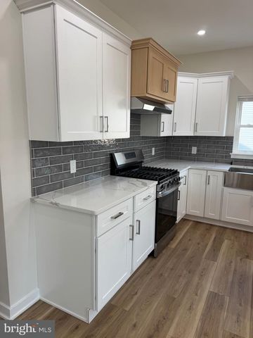 229 RIDGE AVE, Blackwood, NJ 08012