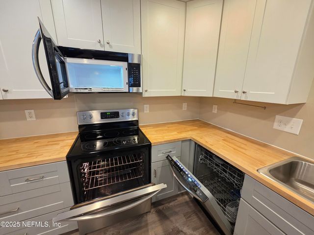 440 S ABERDEENSHIRE Drive, Fruit Cove, FL 32259