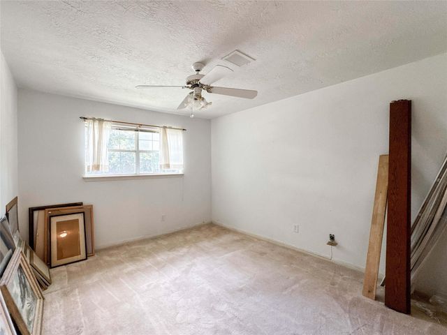 2109 E Linwood Oaks Street, Pearland, TX 77581