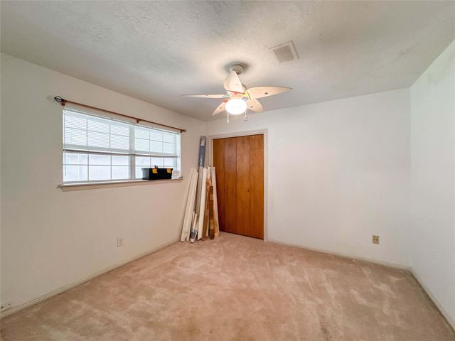 2109 E Linwood Oaks Street, Pearland, TX 77581