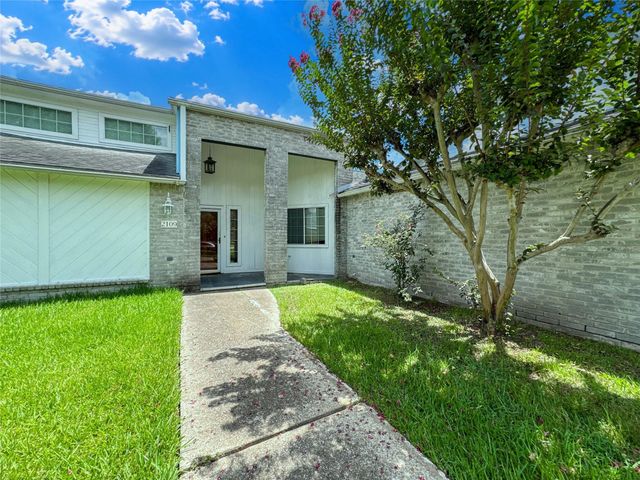 2109 E Linwood Oaks Street, Pearland, TX 77581