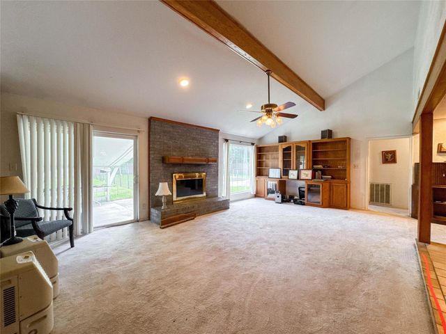 2109 E Linwood Oaks Street, Pearland, TX 77581