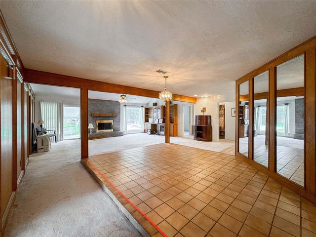 2109 E Linwood Oaks Street, Pearland, TX 77581