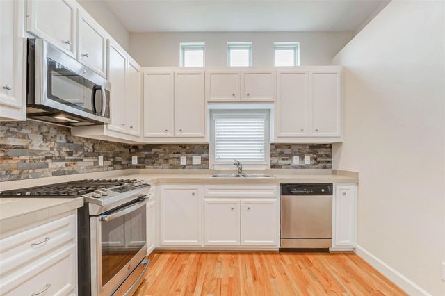 5941 South Loop E 1401, Houston, TX 77033