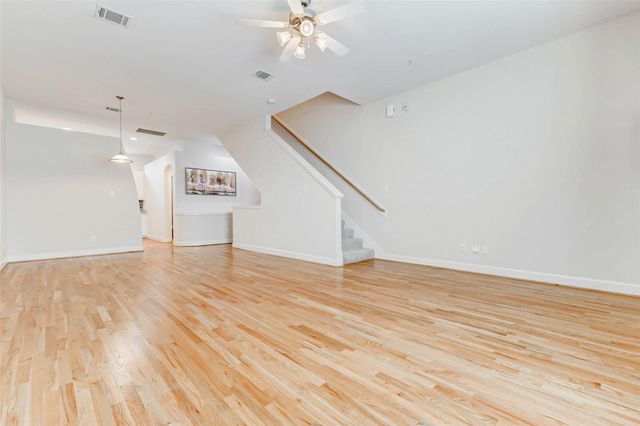 5941 South Loop E 1401, Houston, TX 77033