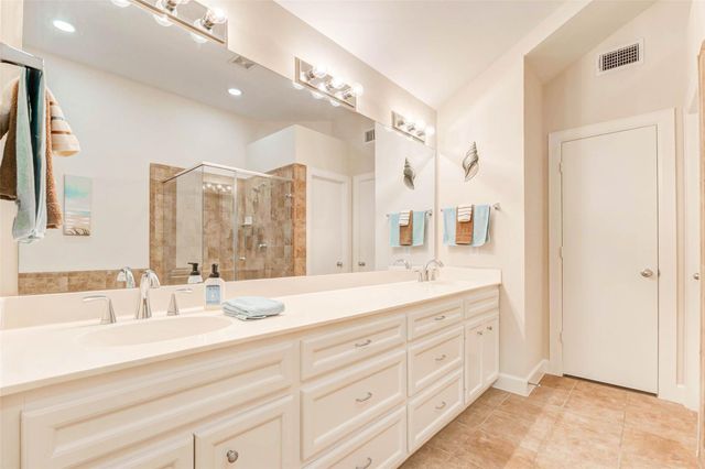 5941 South Loop E 1401, Houston, TX 77033