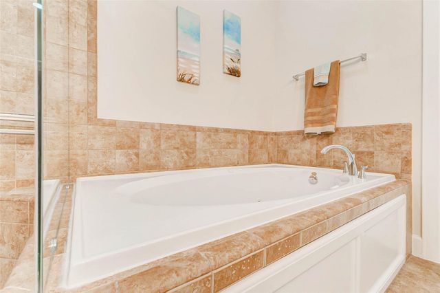 5941 South Loop E 1401, Houston, TX 77033