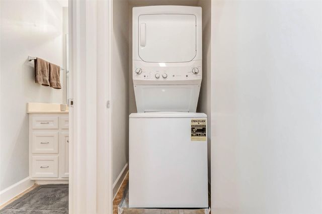 5941 South Loop E 1401, Houston, TX 77033