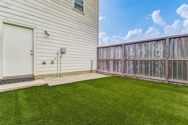 5941 South Loop E 1401, Houston, TX 77033