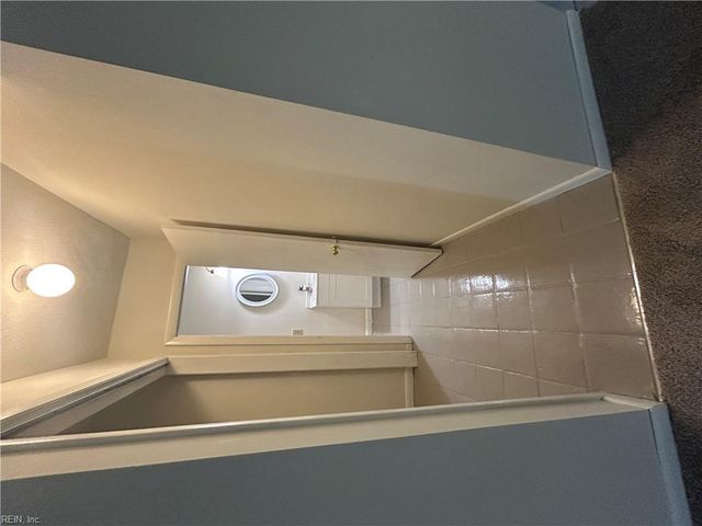 159 Windsor Castle Dr Apt D, Newport News, VA 23608