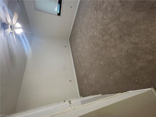 159 Windsor Castle Dr Apt D, Newport News, VA 23608