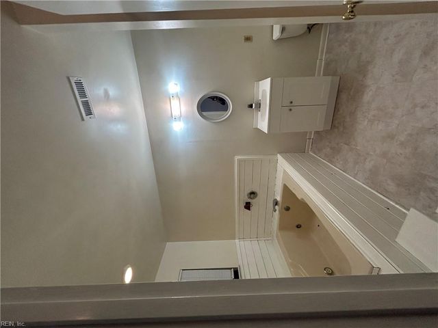 159 Windsor Castle Dr Apt D, Newport News, VA 23608