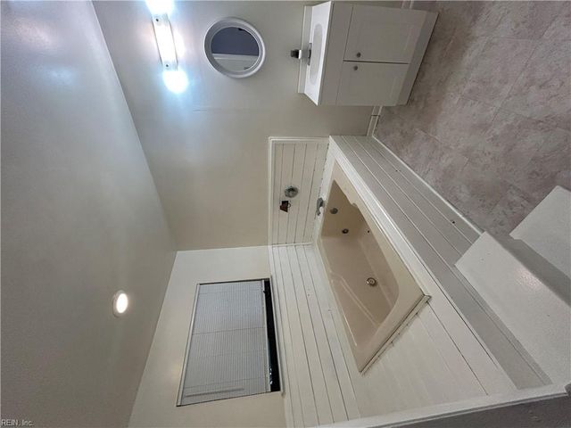 159 Windsor Castle Dr Apt D, Newport News, VA 23608