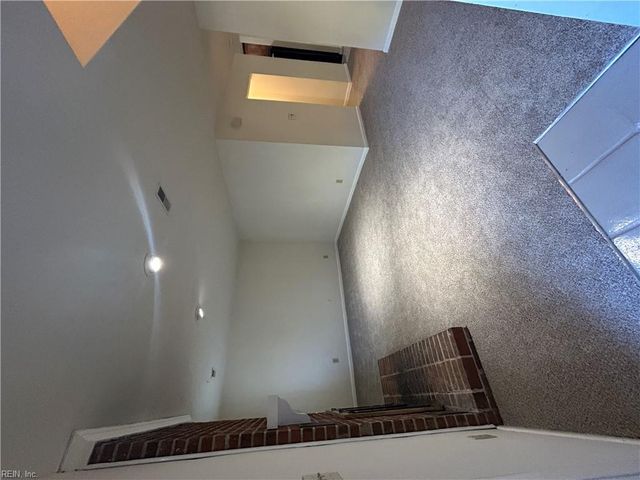 159 Windsor Castle Dr Apt D, Newport News, VA 23608