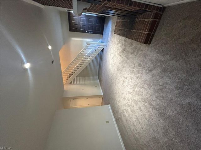 159 Windsor Castle Dr Apt D, Newport News, VA 23608