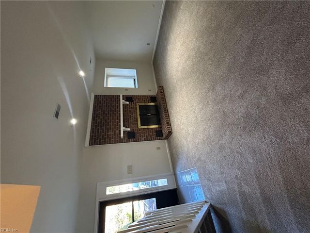 159 Windsor Castle Dr Apt D, Newport News, VA 23608