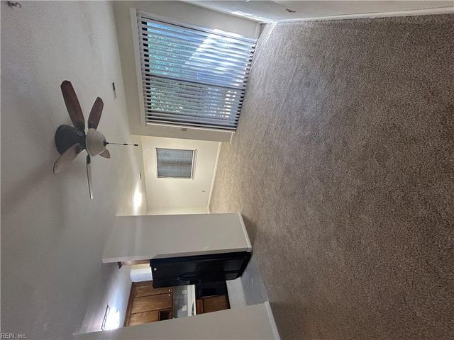 159 Windsor Castle Dr Apt D, Newport News, VA 23608