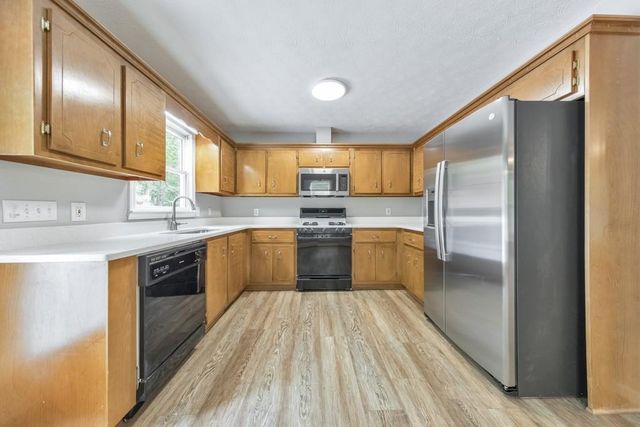 1398 Twin Mountain Lake Circle, Talking Rock, GA 30175