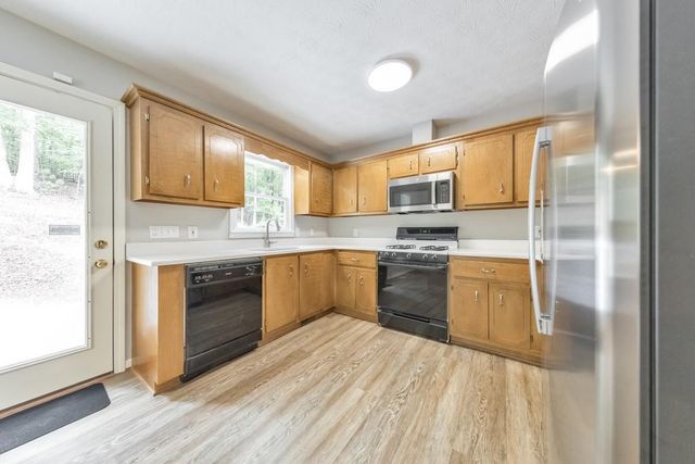 1398 Twin Mountain Lake Circle, Talking Rock, GA 30175