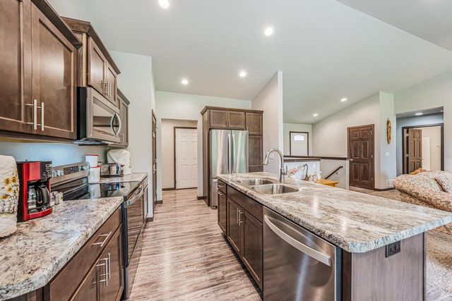 1532 LIBERTY AVENUE, Neenah, WI 54956