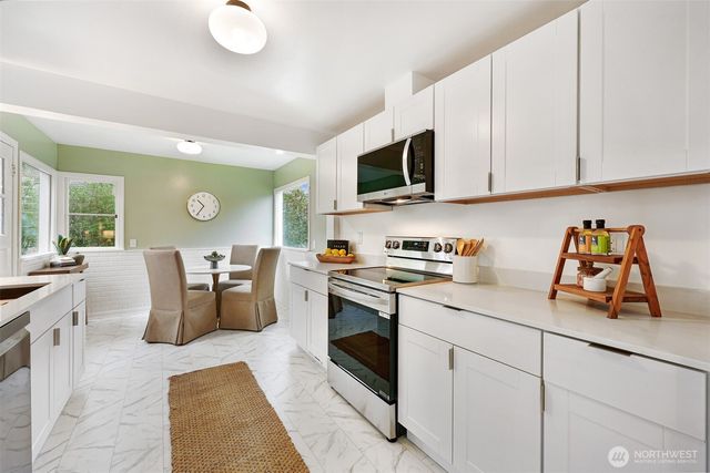 6203 39th Avenue NE, Seattle, WA 98115