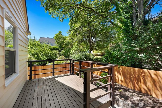 6203 39th Avenue NE, Seattle, WA 98115