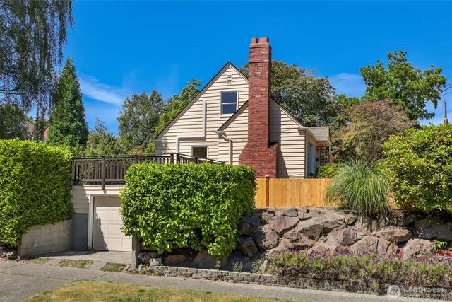 6203 39th Avenue NE, Seattle, WA 98115