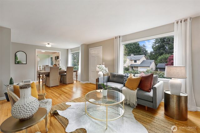6203 39th Avenue NE, Seattle, WA 98115