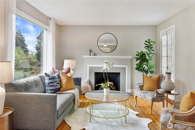 6203 39th Avenue NE, Seattle, WA 98115