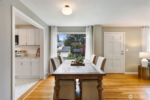 6203 39th Avenue NE, Seattle, WA 98115