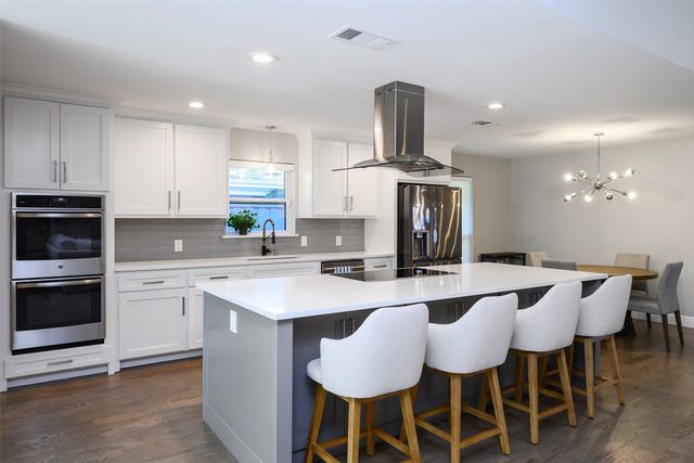 6639 Clearhaven Circle, Dallas, TX 75248