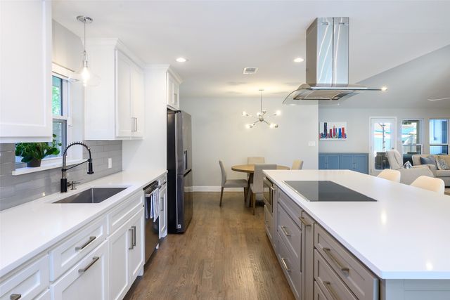 6639 Clearhaven Circle, Dallas, TX 75248