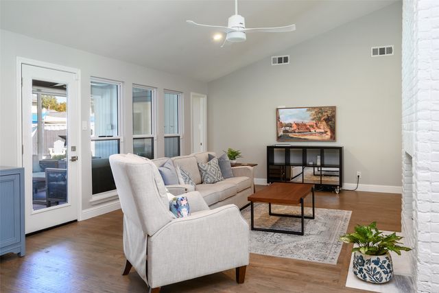 6639 Clearhaven Circle, Dallas, TX 75248